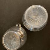 Set de 2 carafes ou pichets en métal argenté et cristal