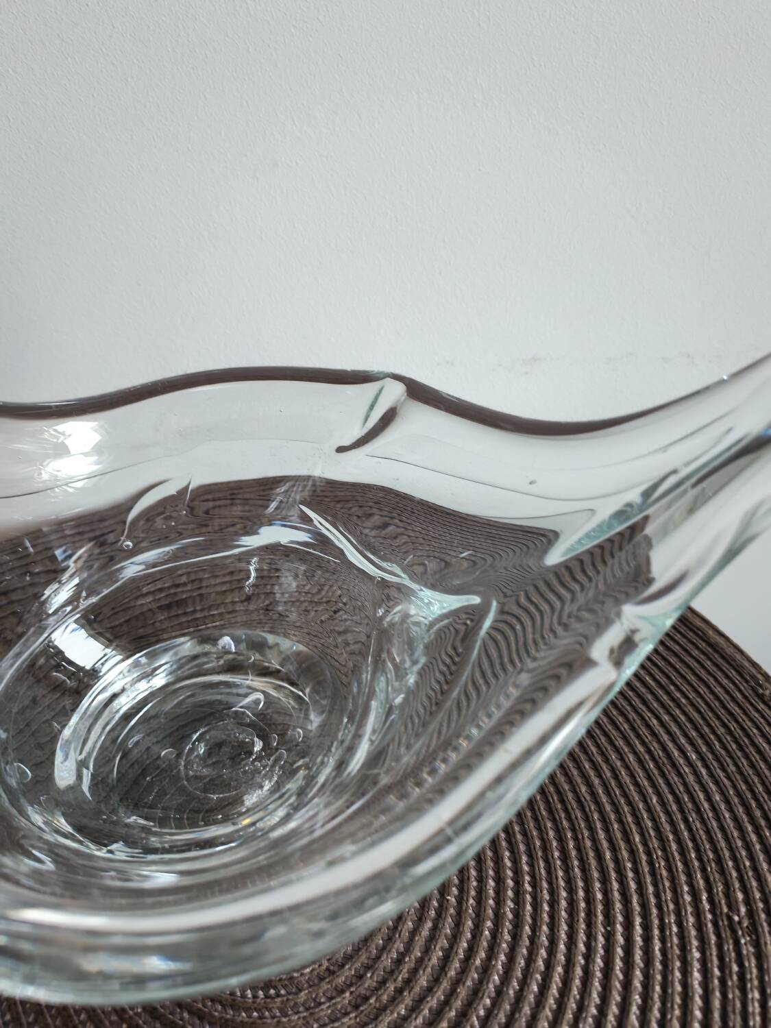 Swan-shaped crystal bowl