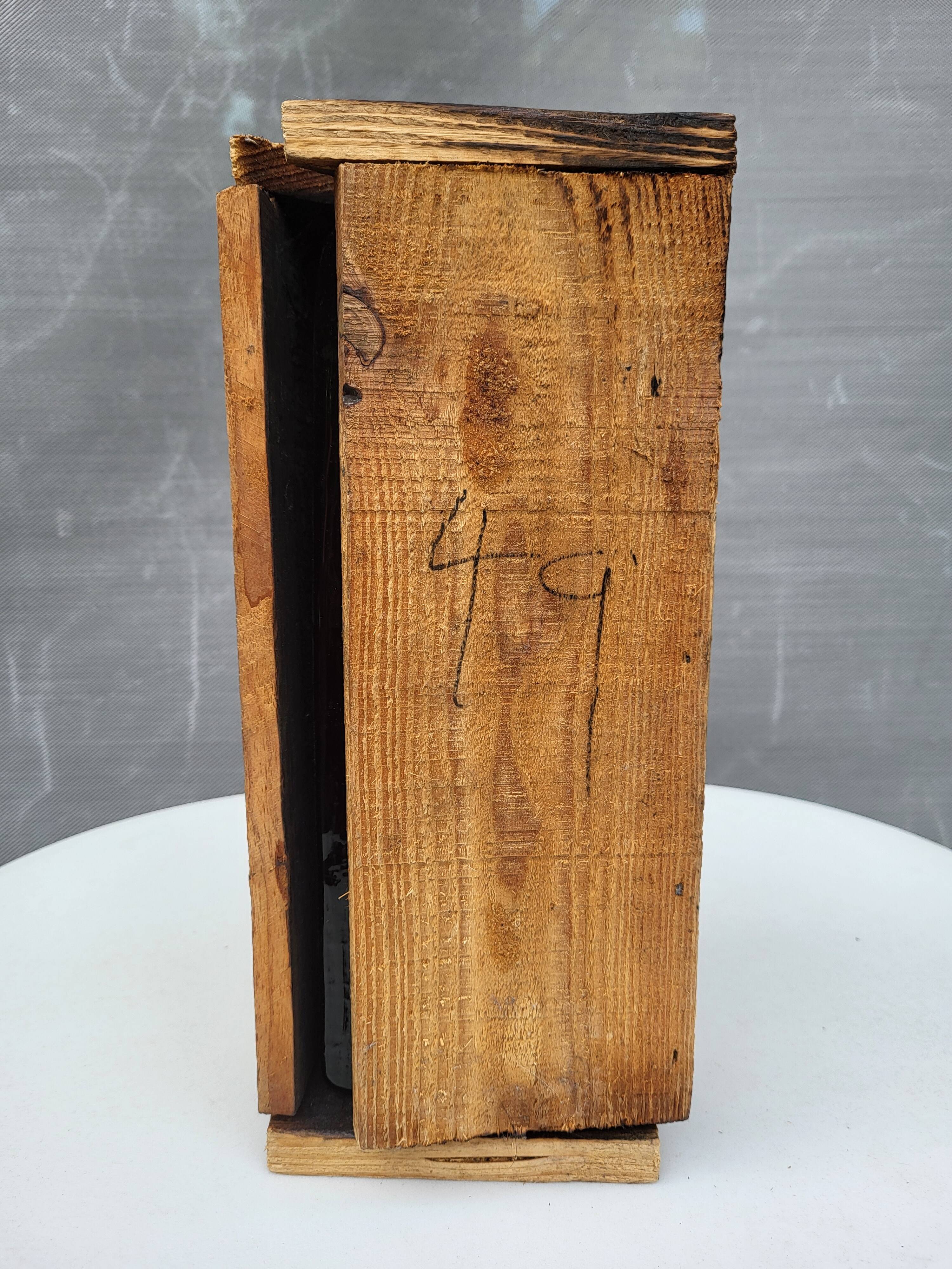 Wabi-Sabi glass vase with burnt wood mold