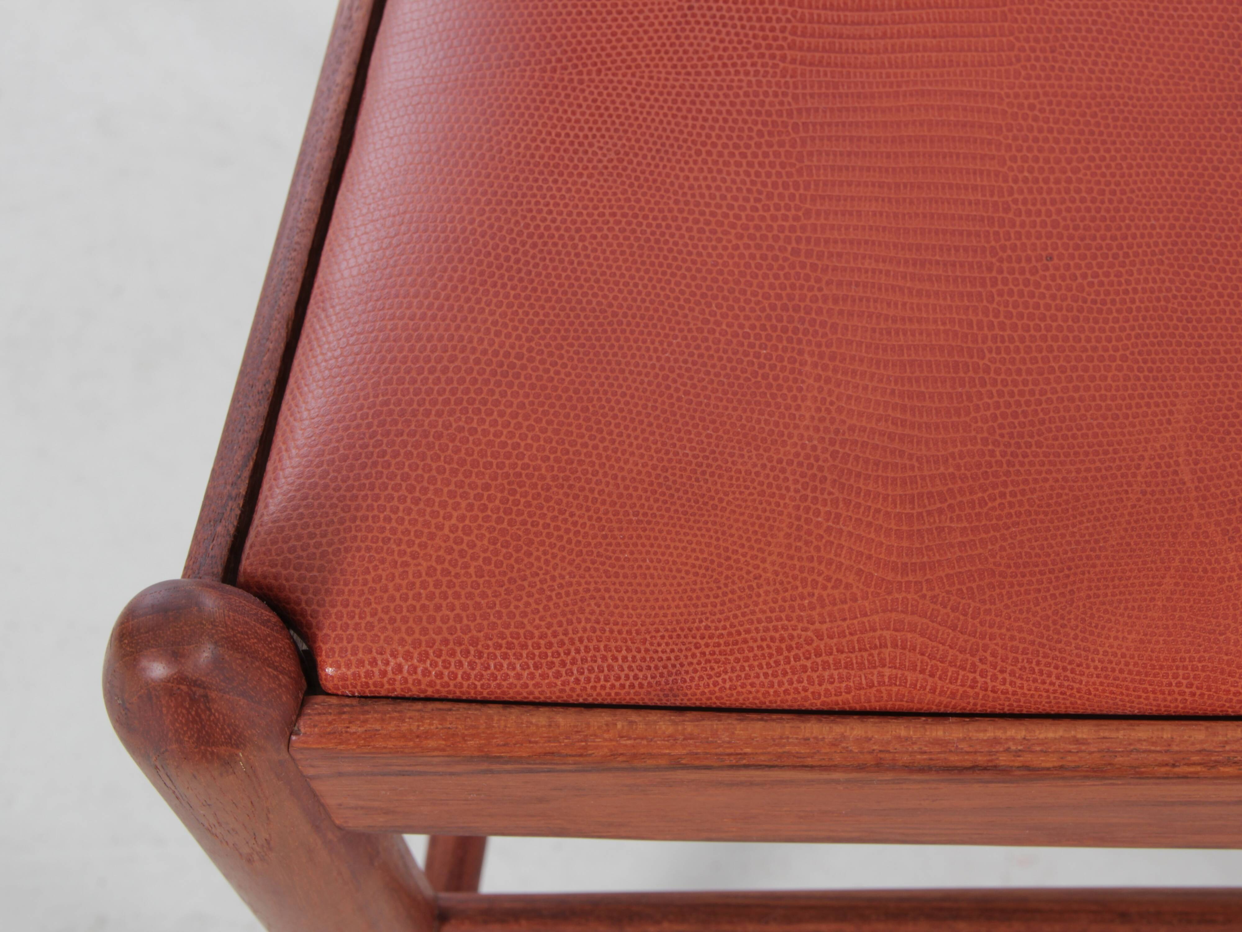 Suite de 6 chaises scandinaves en teak