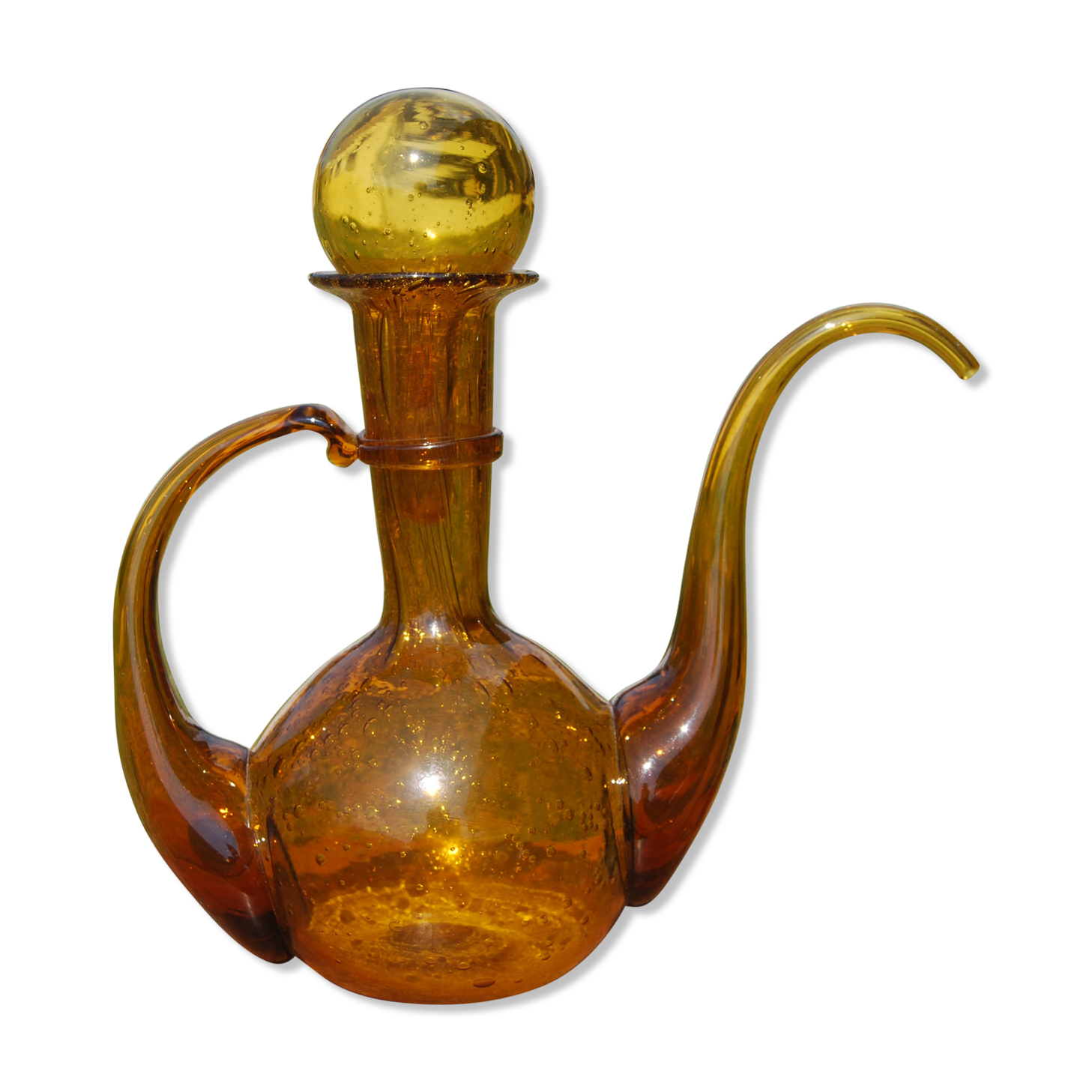 Pourer, Biot amber bubbled glass carafe.