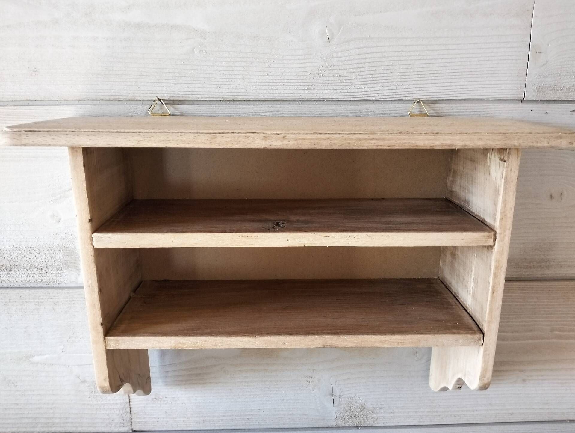 Wall shelf