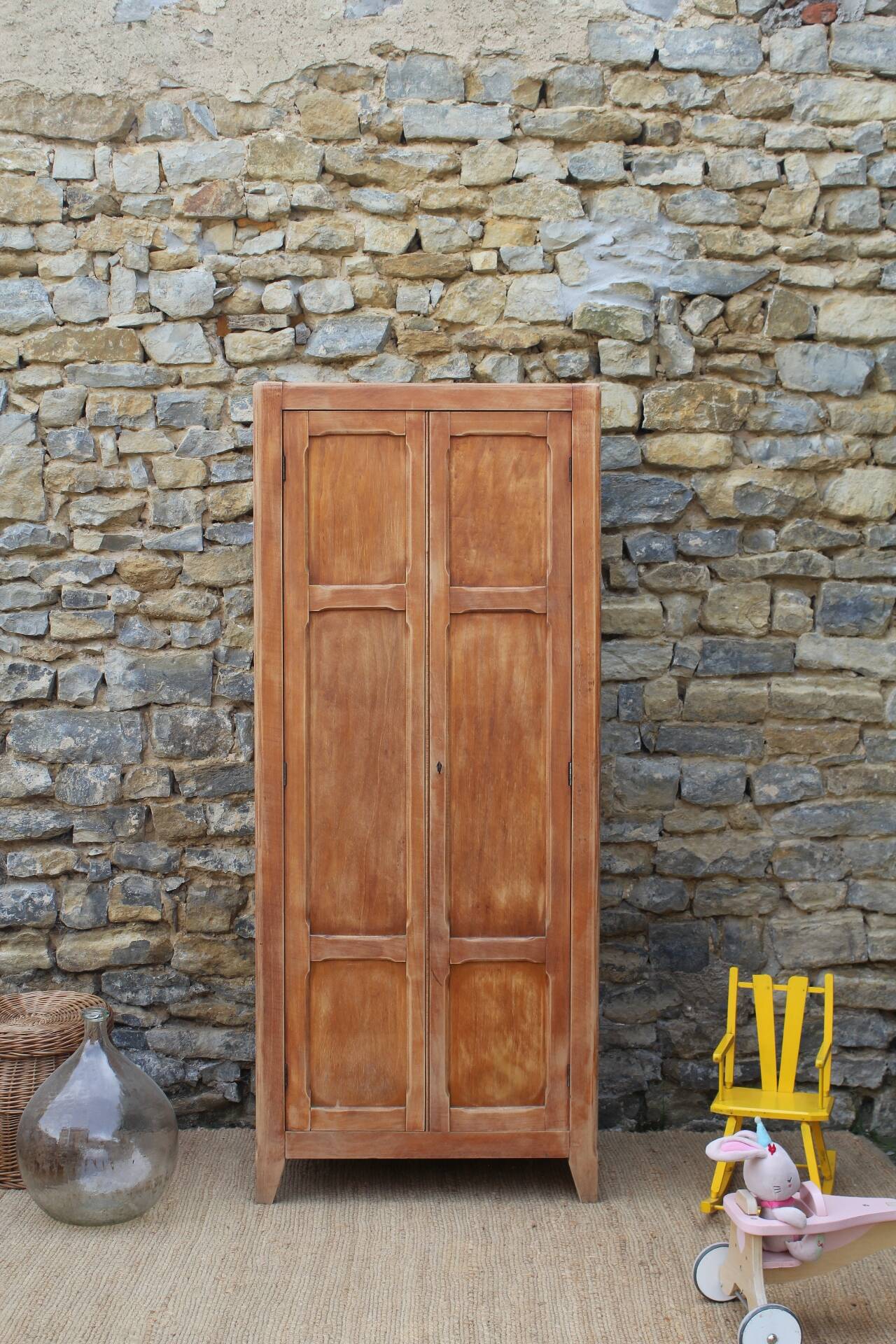 Armoire parisienne