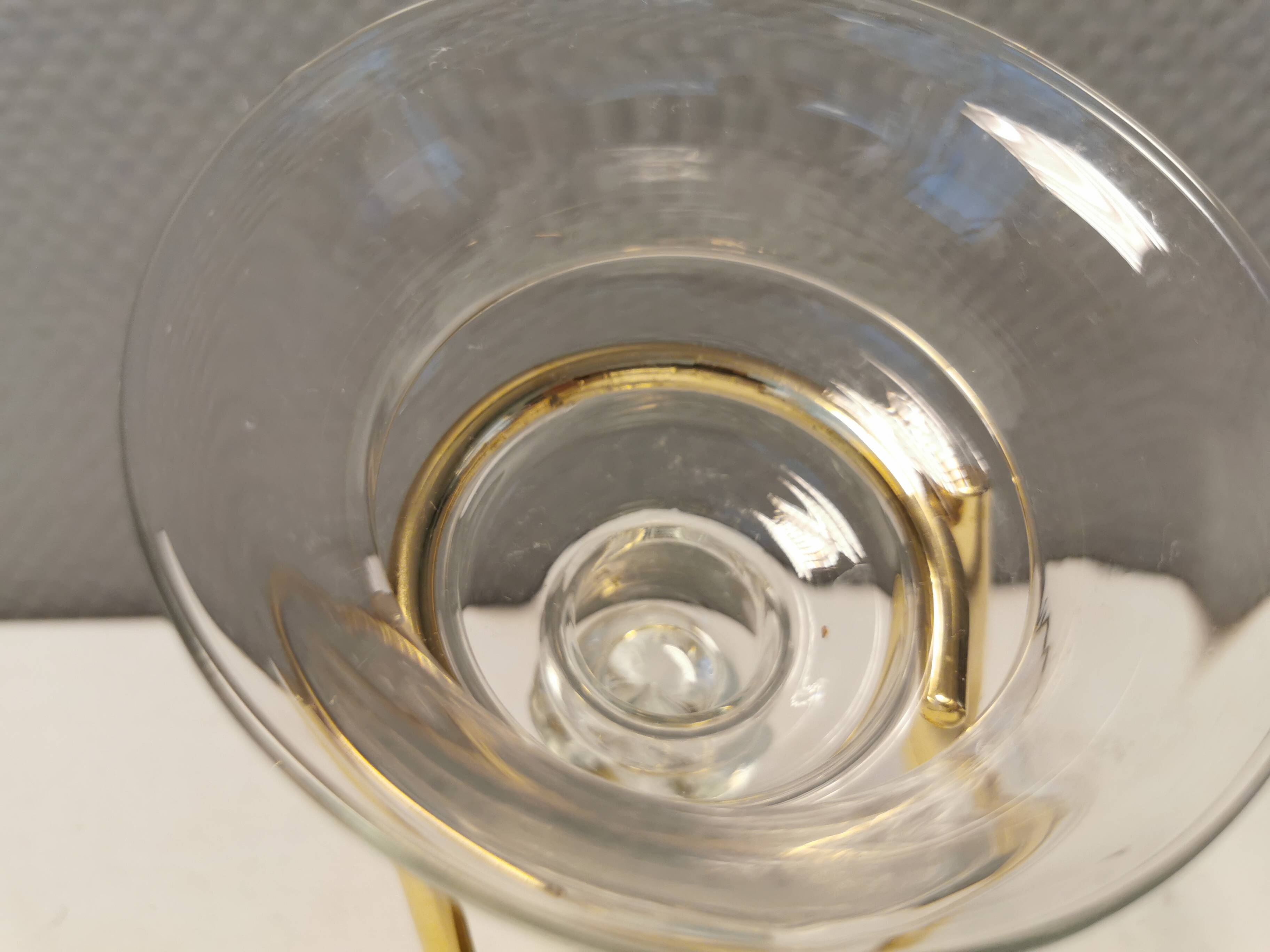 Bougeoir mural en métal plaqué or 24 carats et verre. par le danois altecco