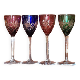 Lot 6 crystal wine glasses