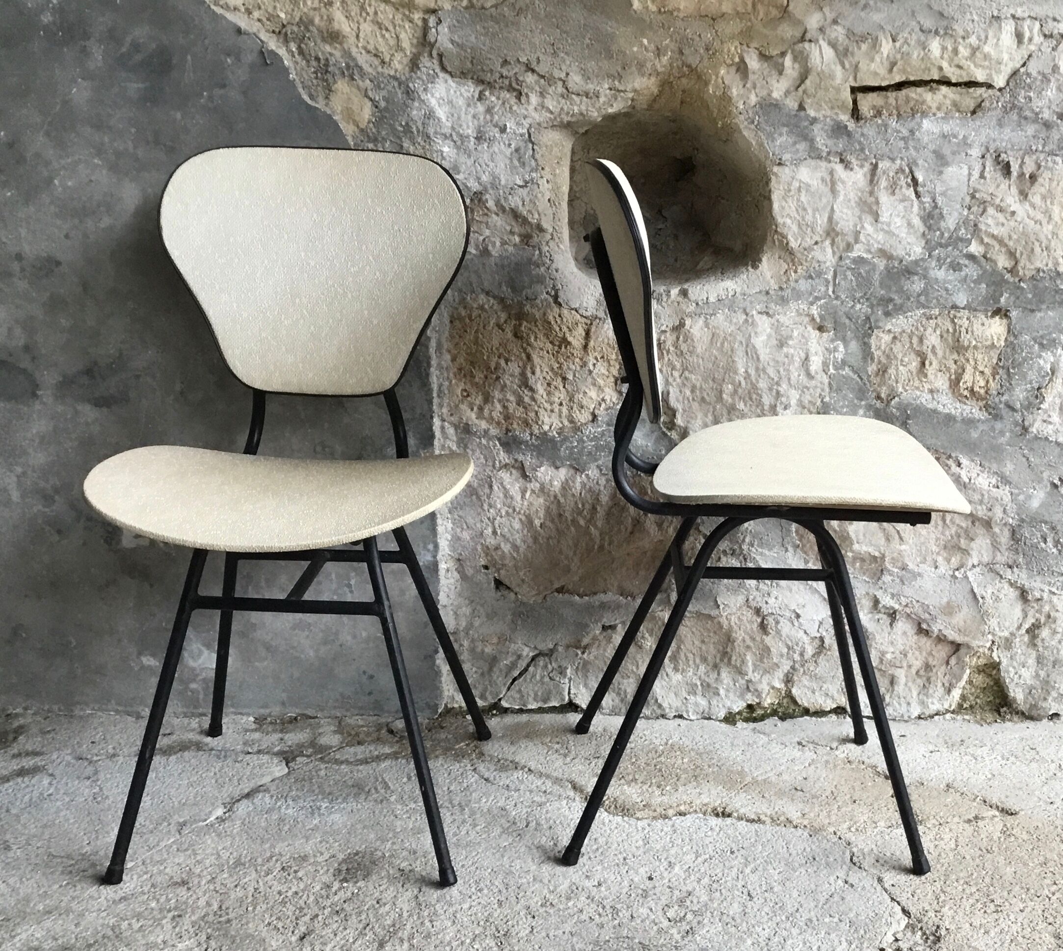 Pair of modernist chairs - black tubular base - vintage 1950