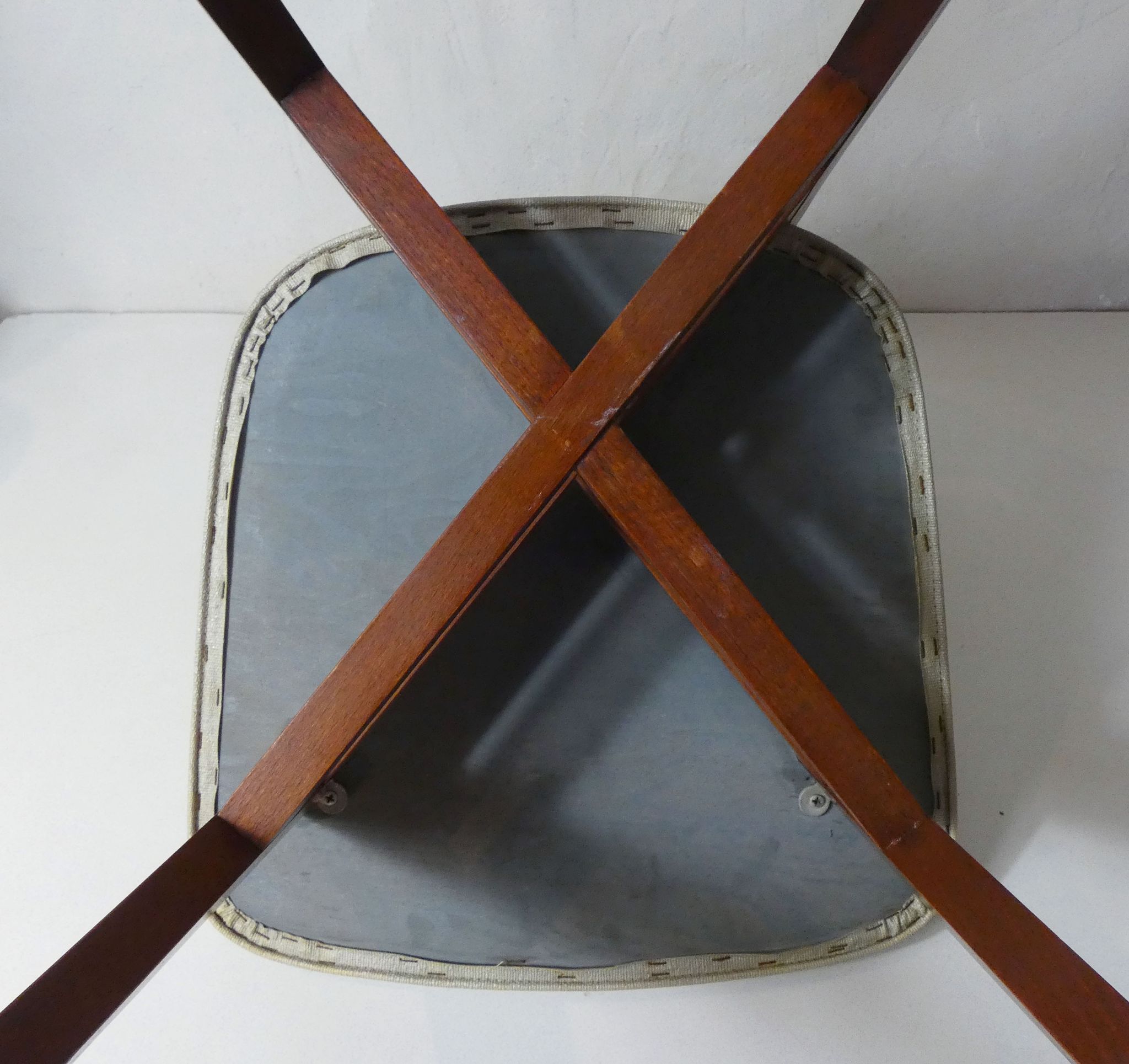 Vintage office chair with compass legs