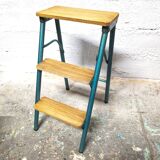 Folding stepladder