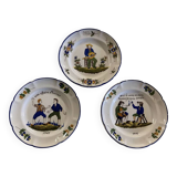Old decorative plates decorated with characters