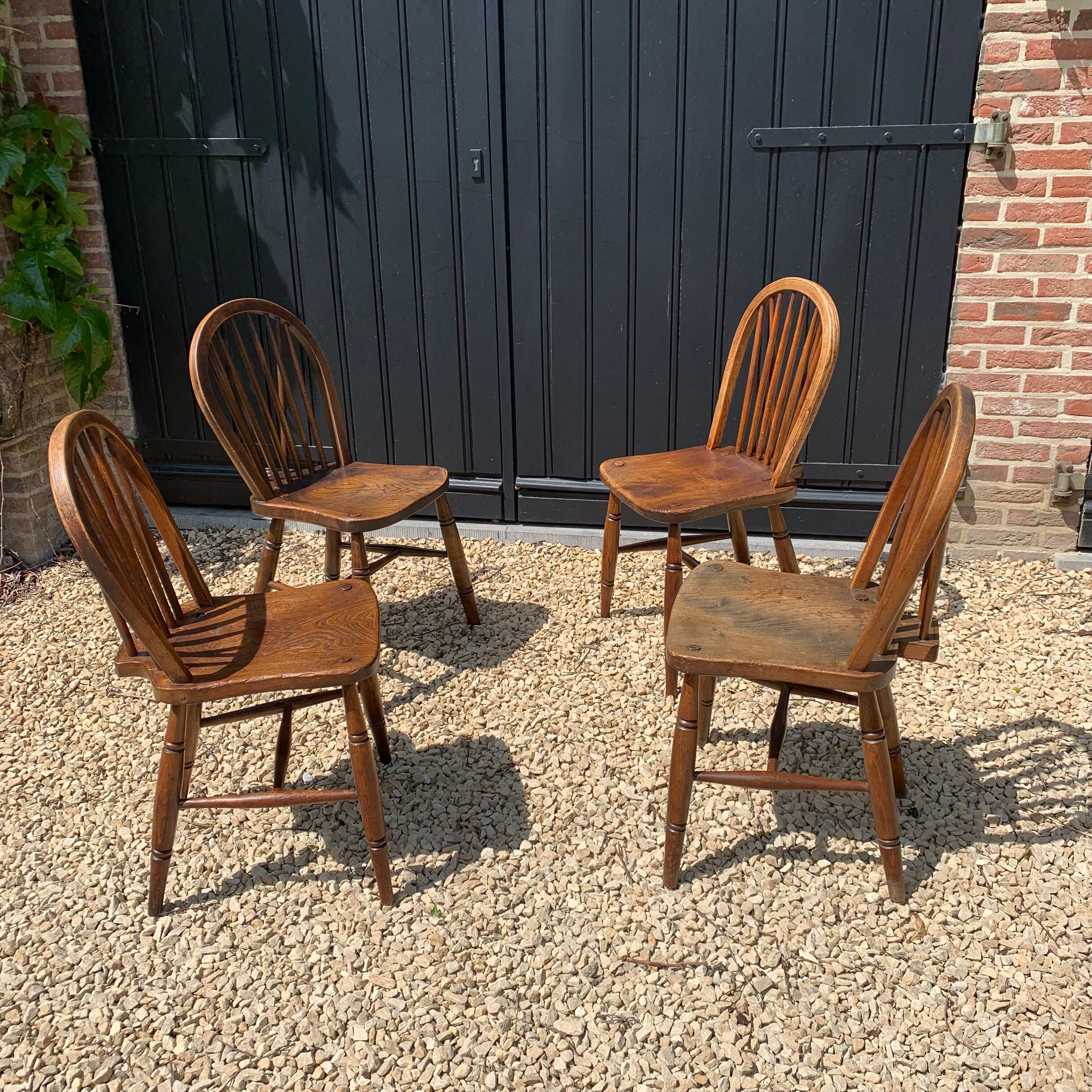 Set of 4 Windsor Sack-back chairs
