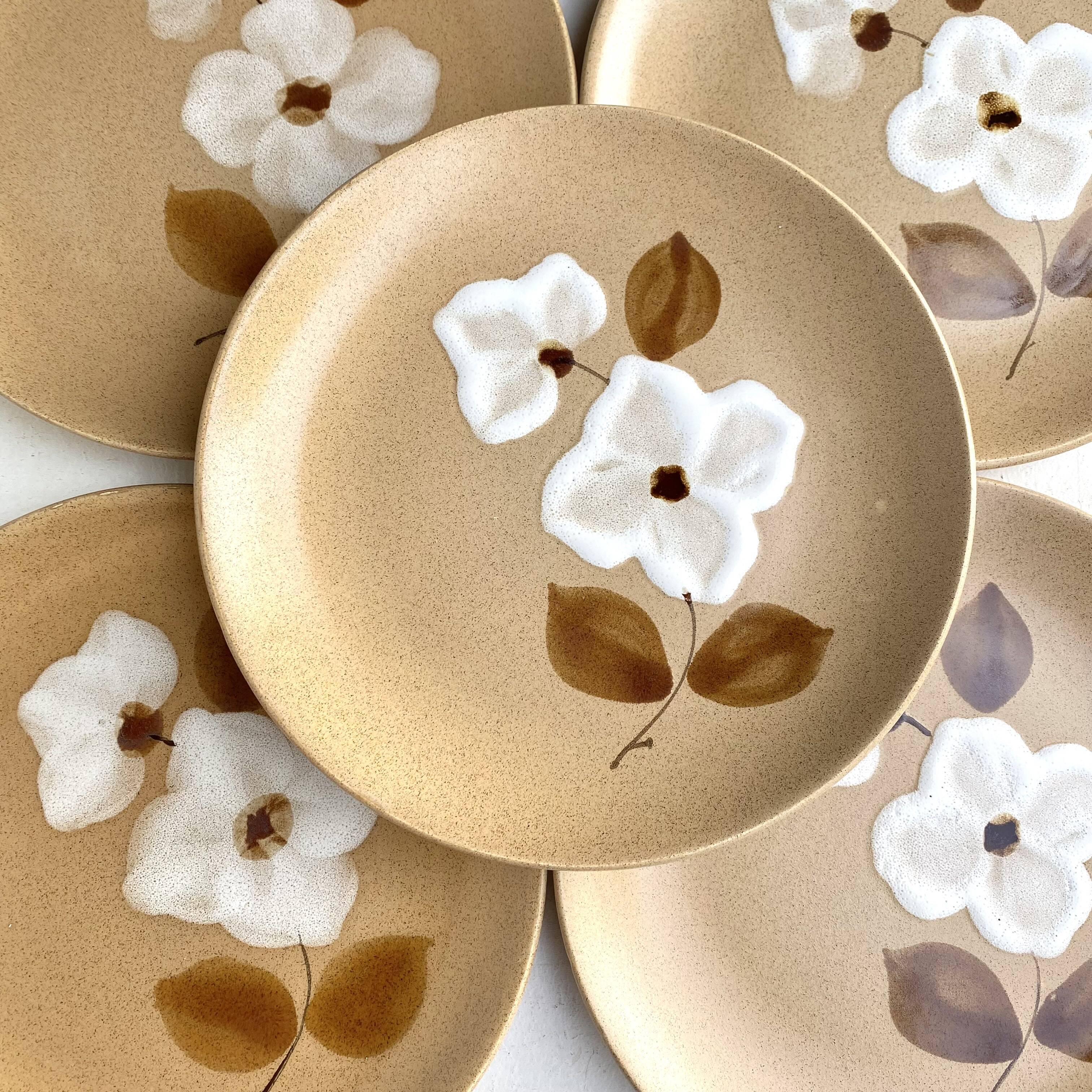 Stoneware dessert plates
