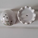 Egg salt and pepper set
