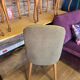 Chaise scandinave en velours côtelé kaki