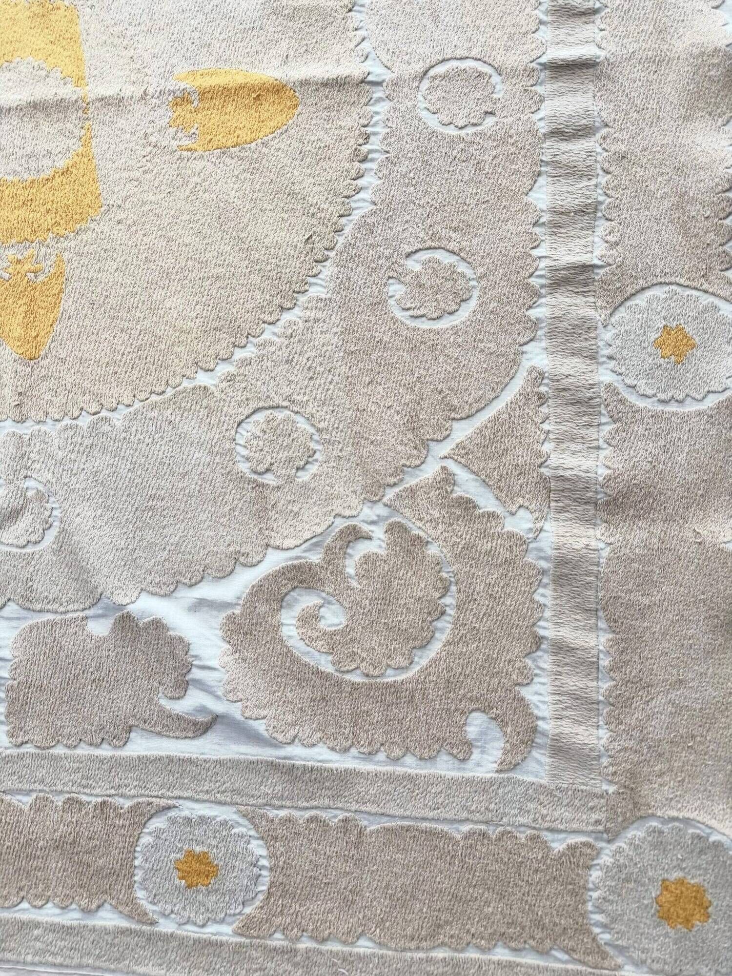 Nappe brodée à la main vintage 123x147 cm