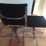 Ea116 lounger and its ottoman Ea125 Charles & Ray Eames for Herman Miller