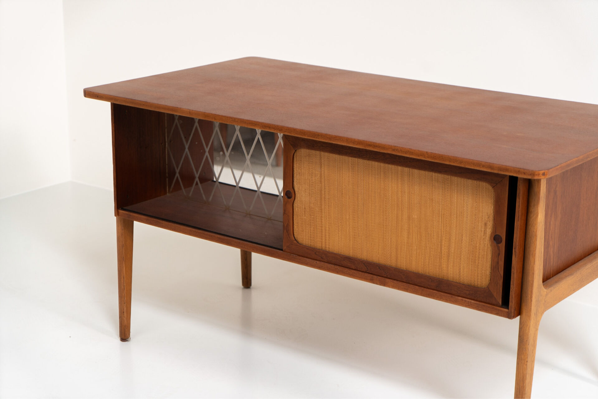 Bureau danois en teck, années 1960.
