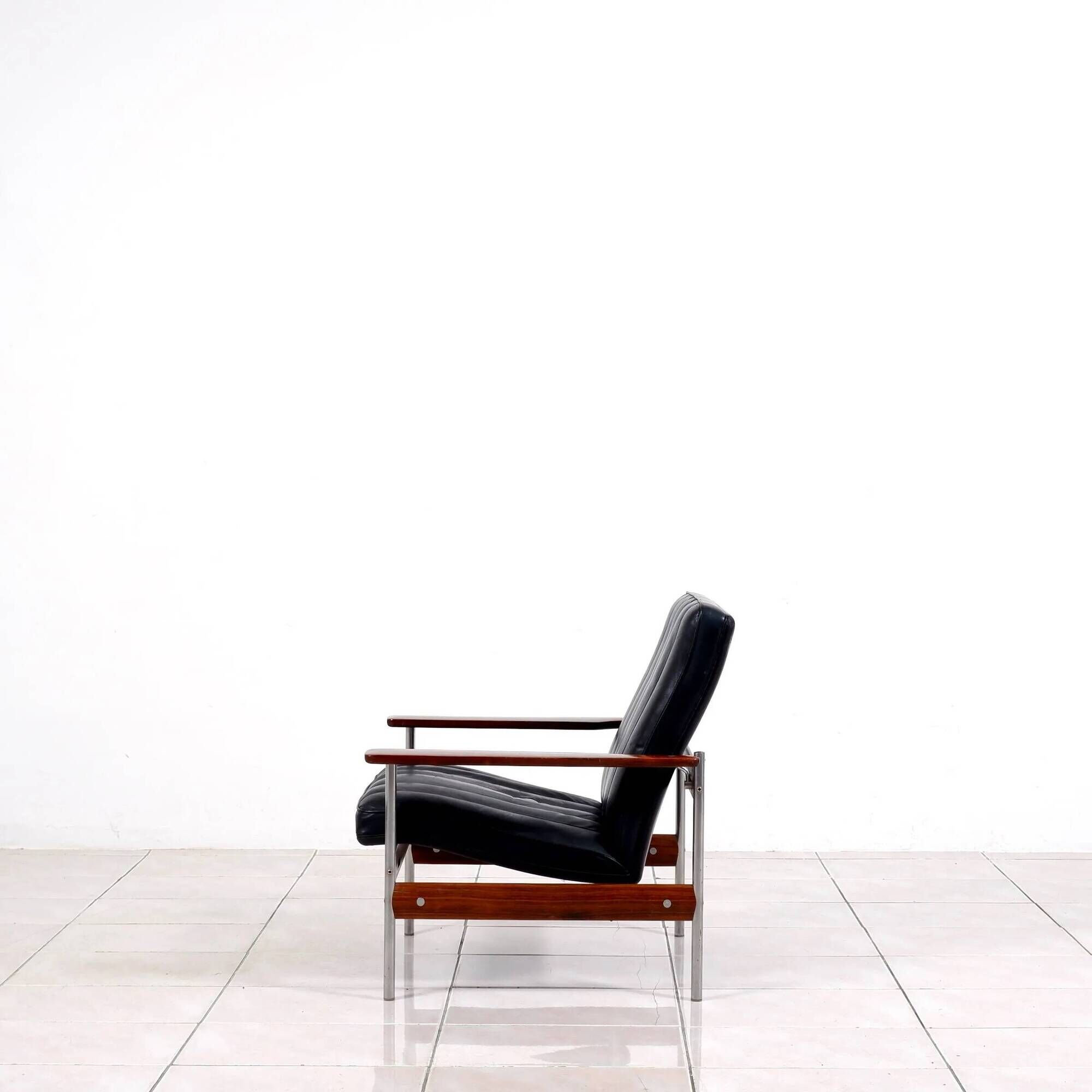 Fauteuil "1001" de Sven Ivar Dysthe pour Dokka Mobler