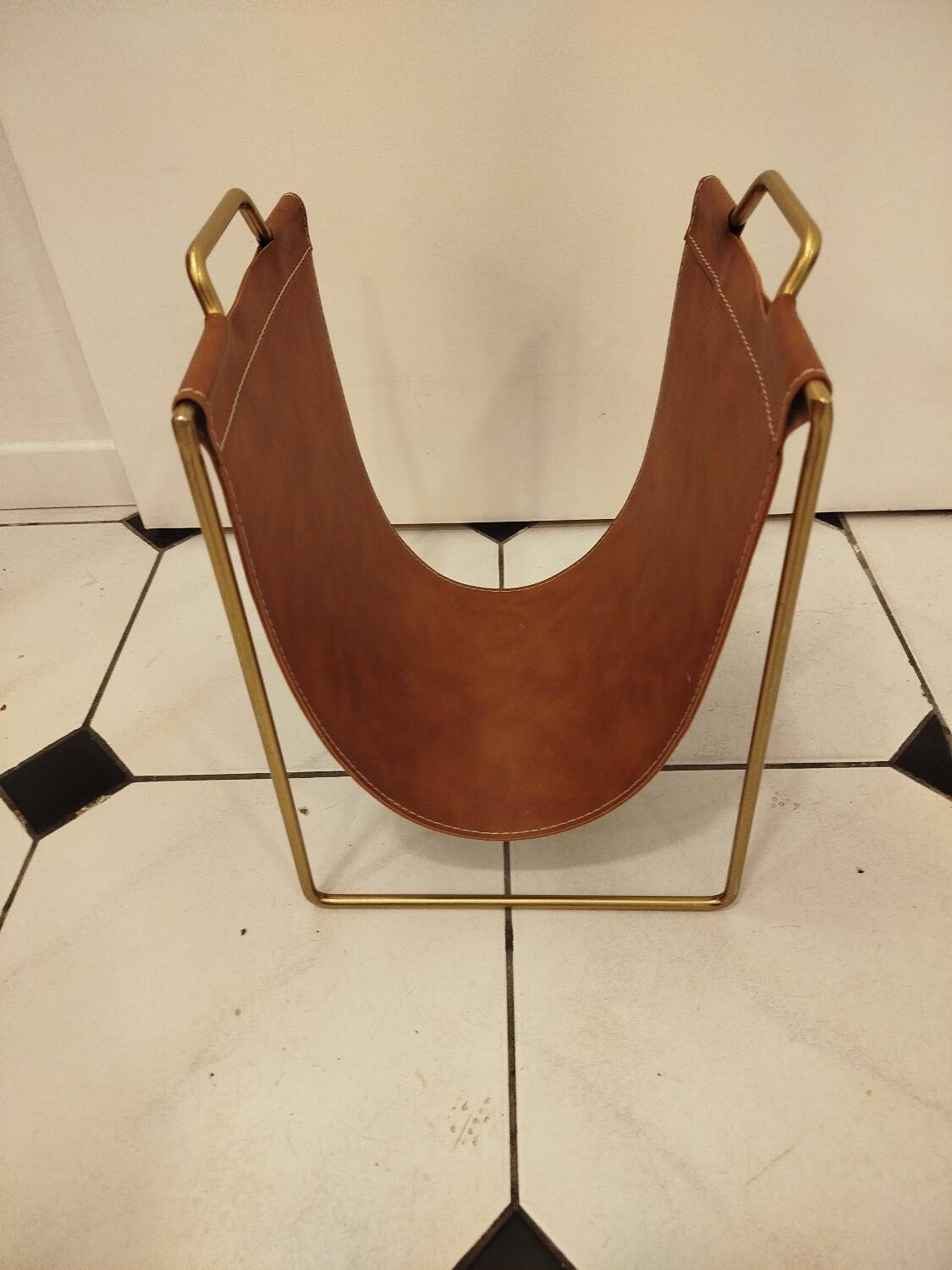 Vintage leather and brass magazine rack – Modernist design 1960s/70s