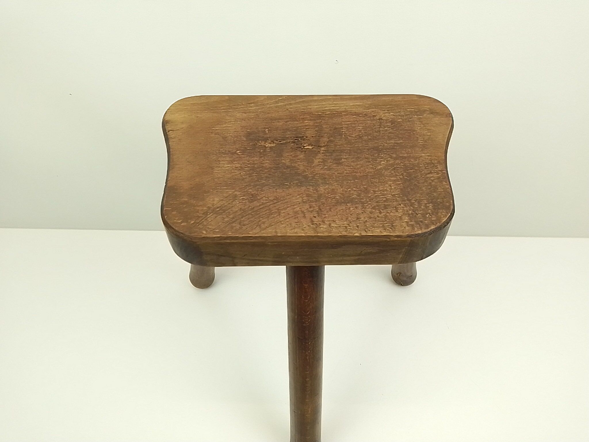 Wooden tripod stool 33 cm