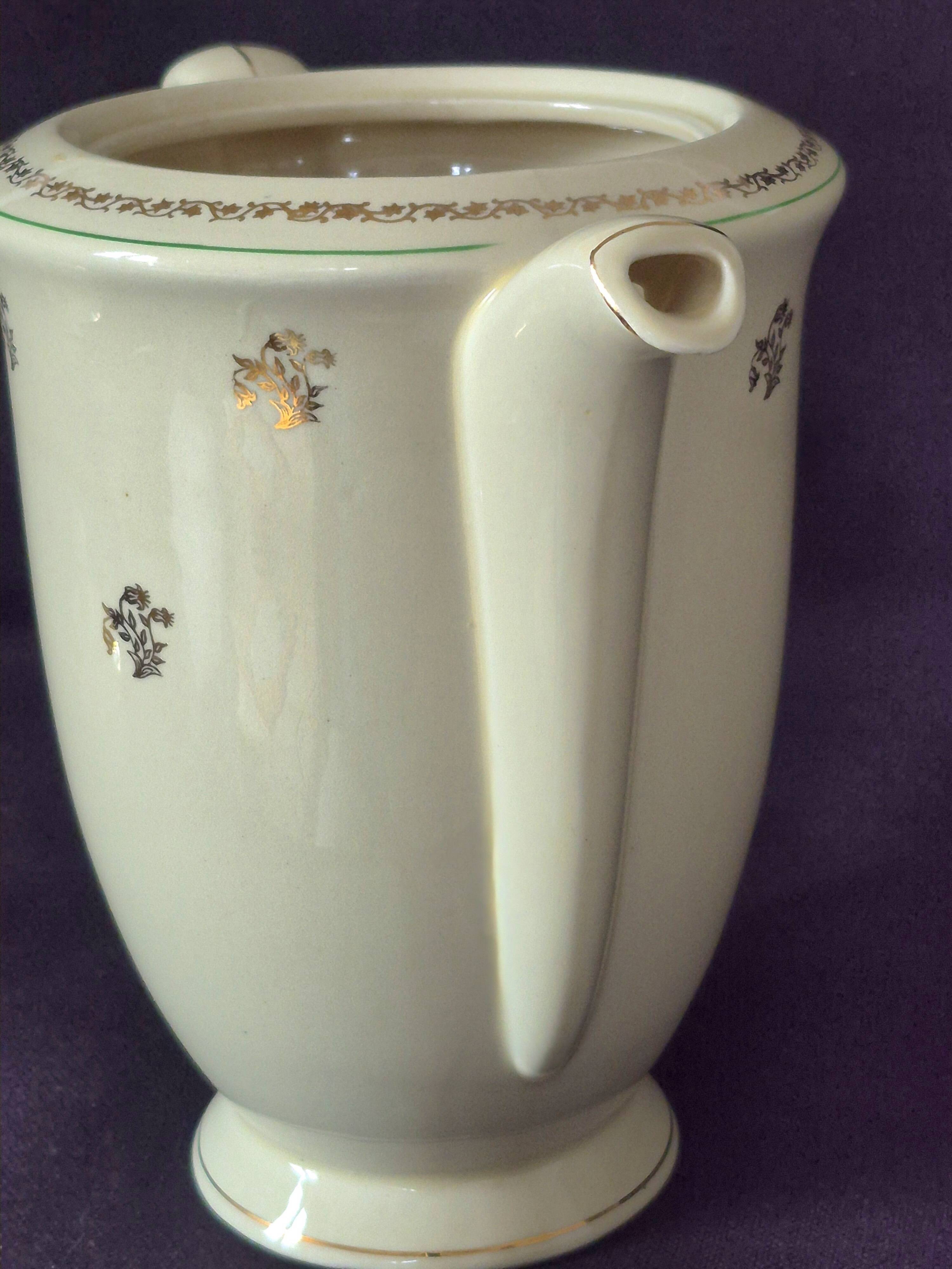 Antique pouring coffee pot in Gien earthenware, Valence model, A040