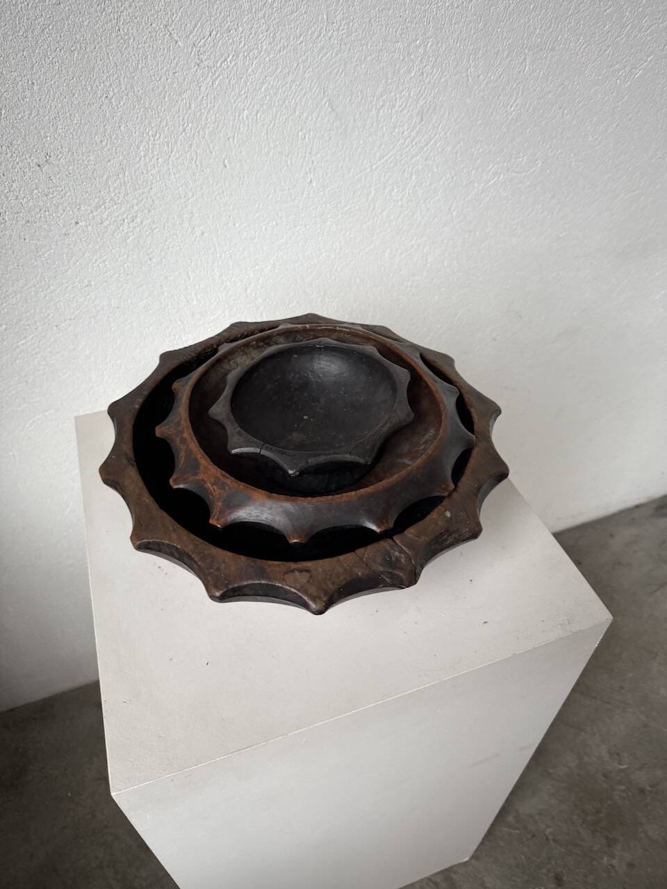 Brutalist wooden dishes, Savoyard popular art.