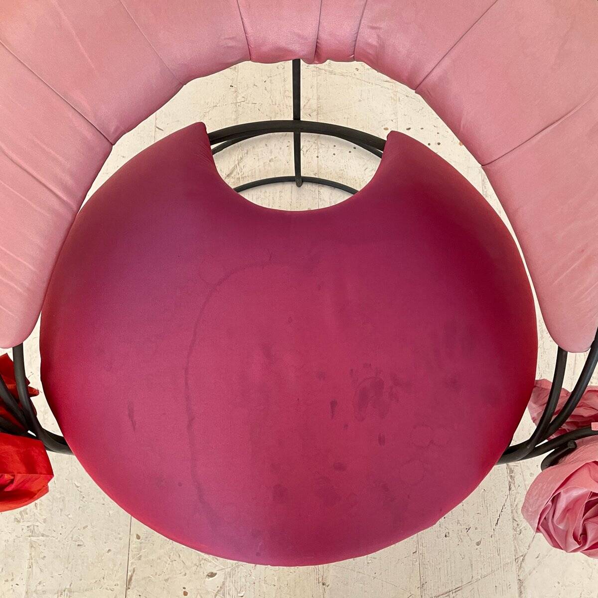 Postmodern Sculptural Armchair in Black Metal and Pink Red Silk Padding, 1980