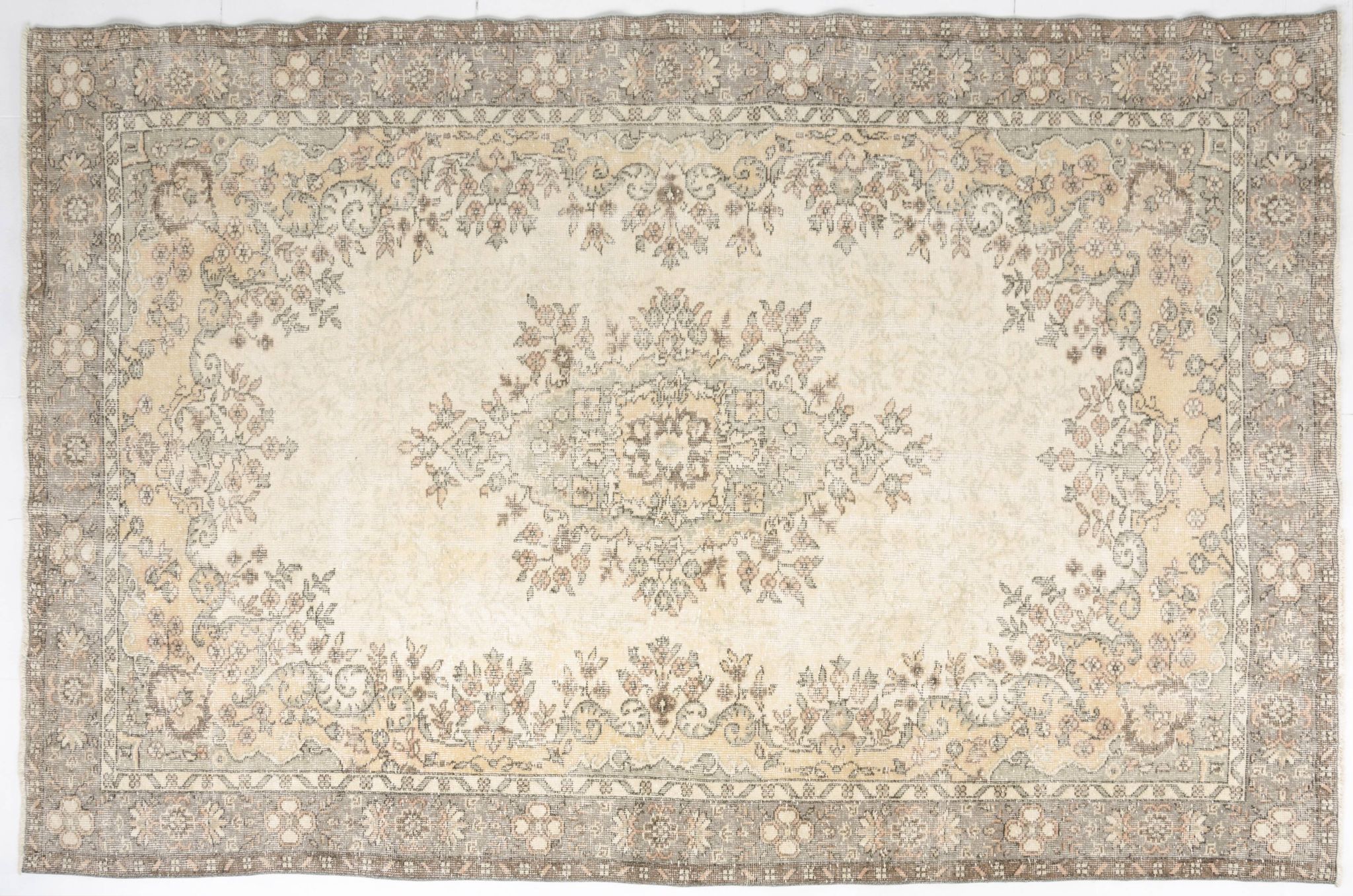 Tapis en laine antique Oushak anatolien