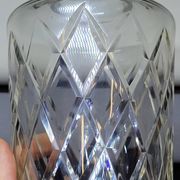 Carafe vintage en verre taillé