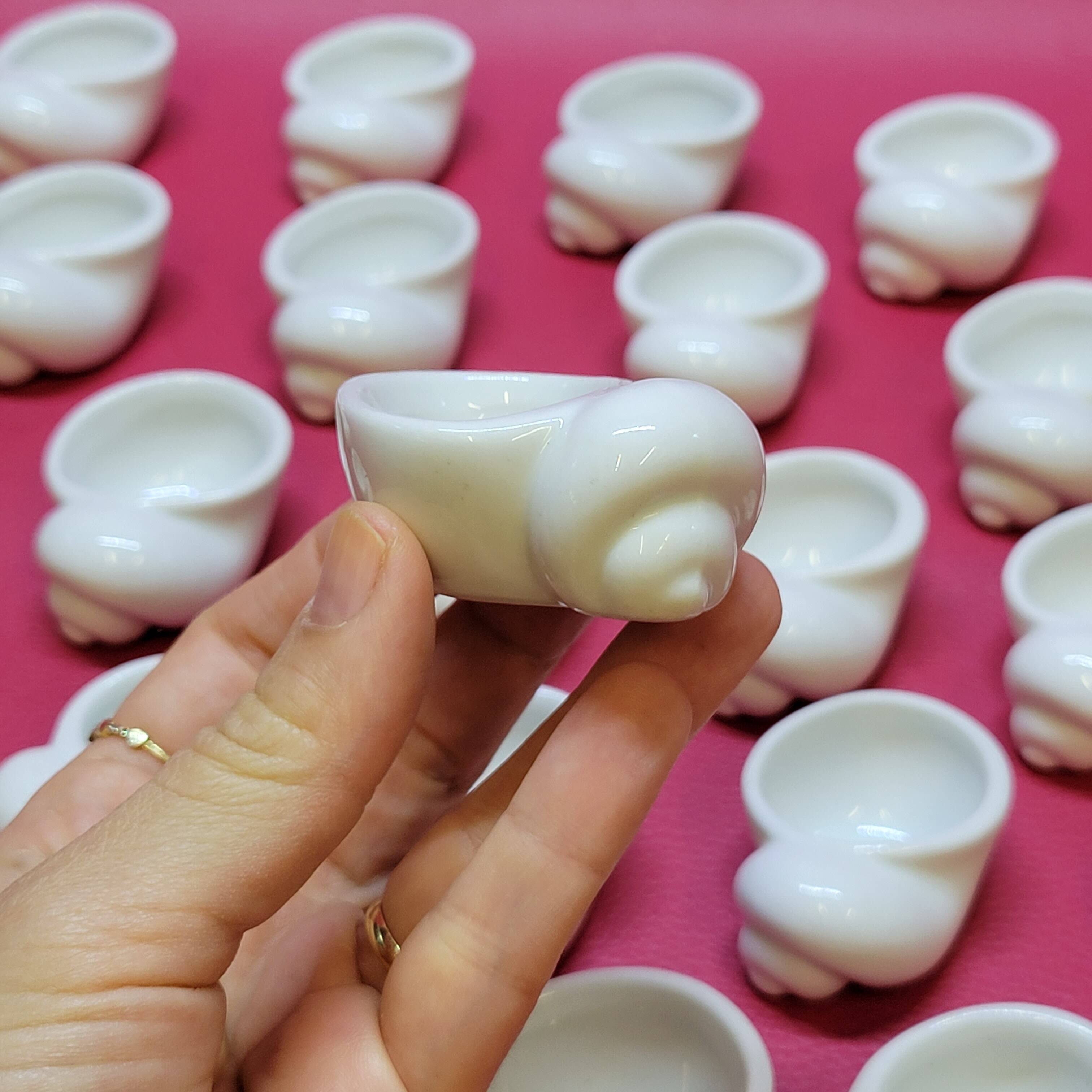 25 Snail Shell Buckets In Vintage White Porcelain