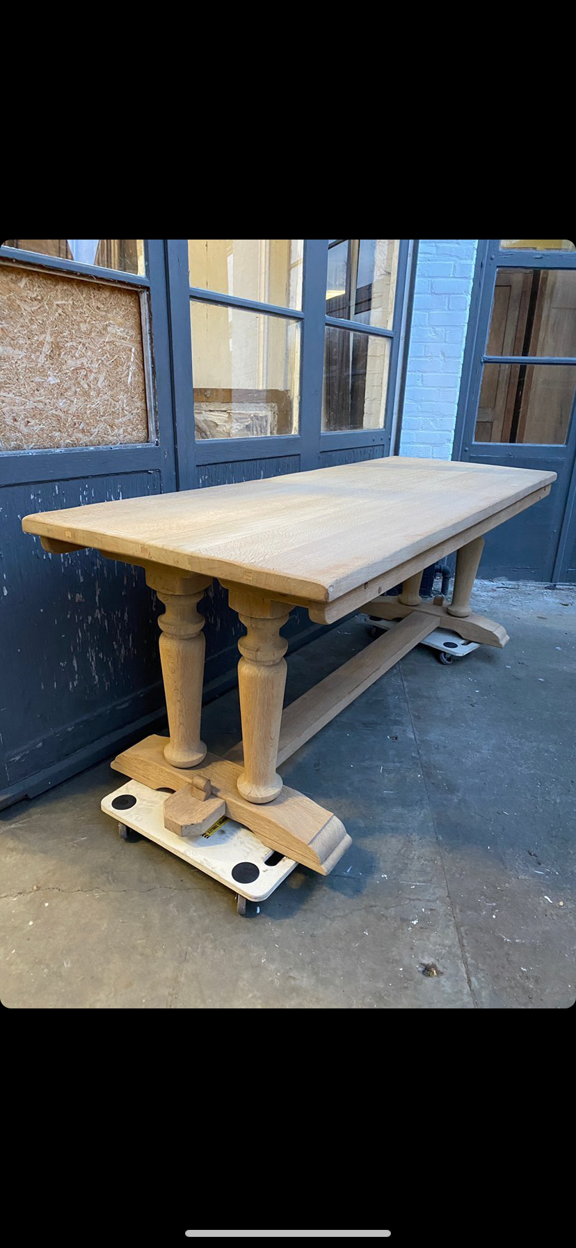 Farm table