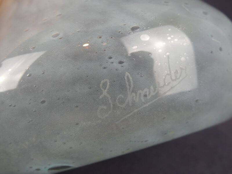 Schneider, glass vase with a blur effect
