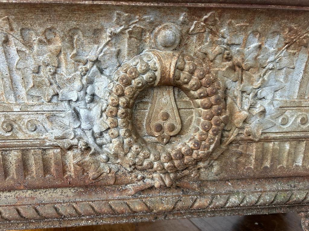 Pair of cast iron planters of the nineteenth century - planter