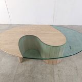 Table basse en travertin et verre années 1970