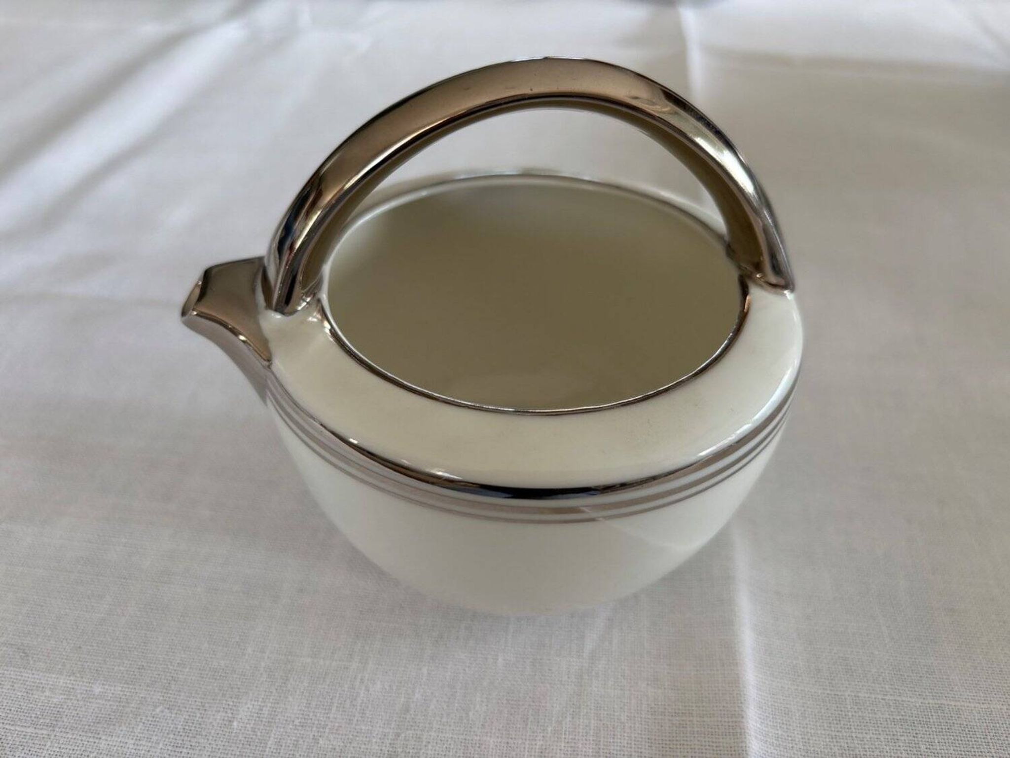 Service à thé en porcelaine Limoges Charles Ahrenfeldt filet argent Belle É