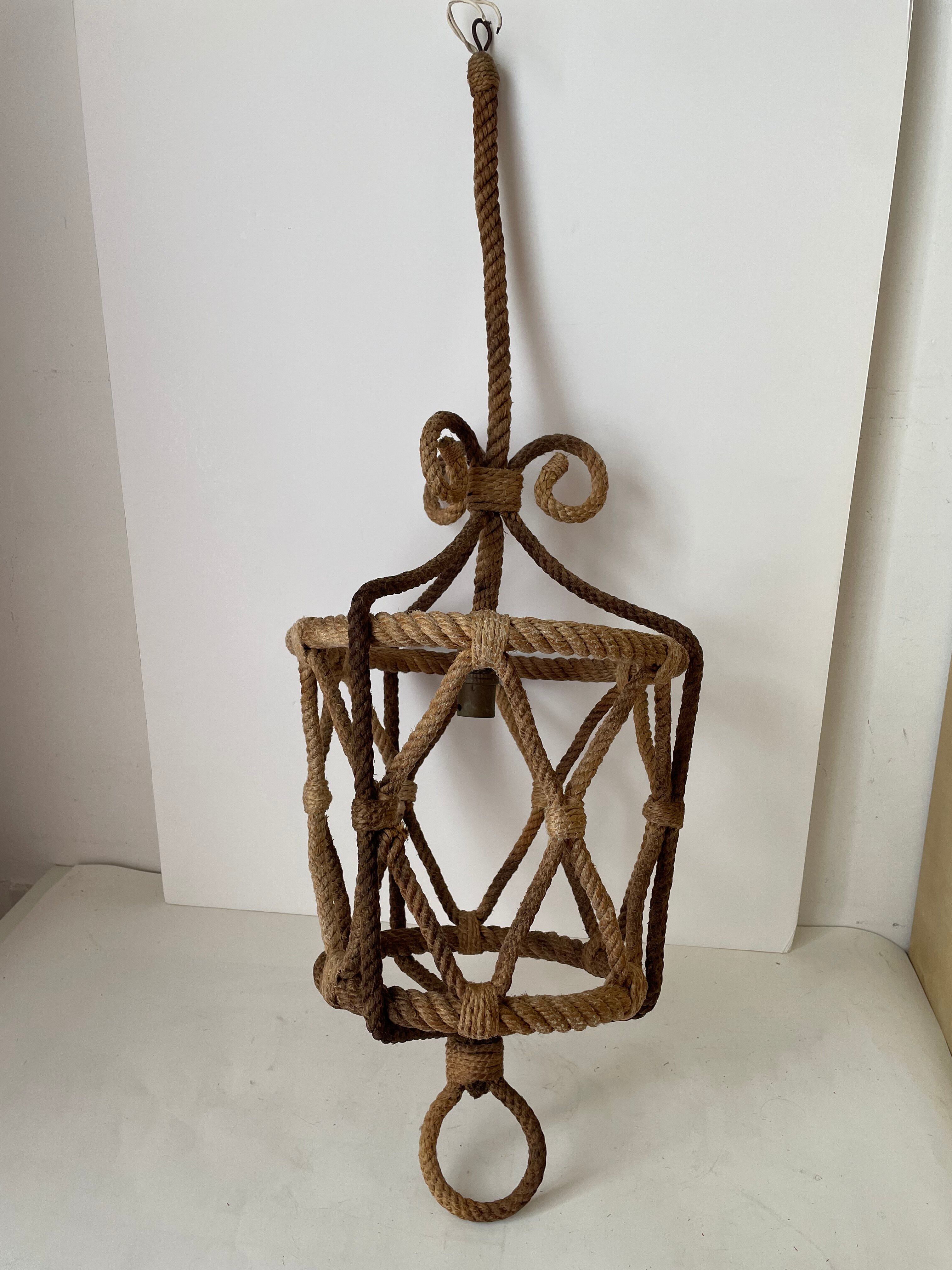 Rope lantern suspension
