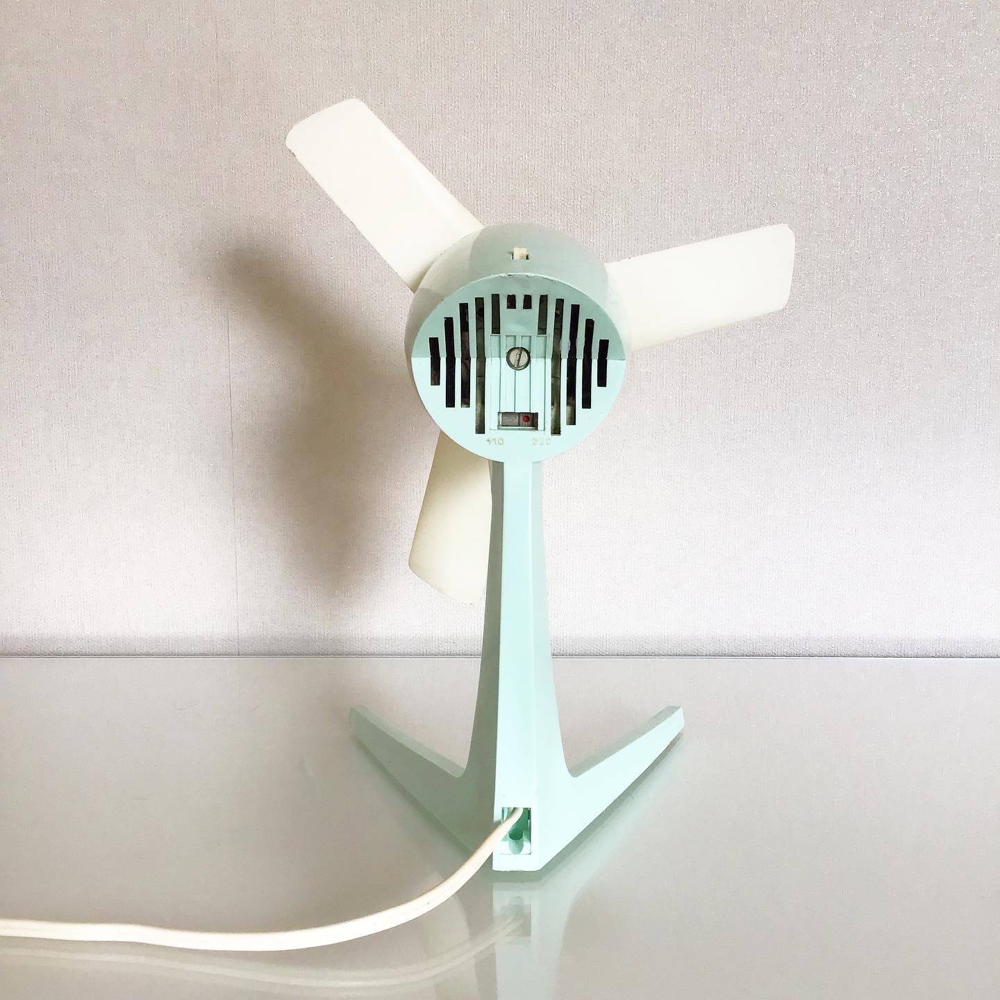 Vintage calor water green fan