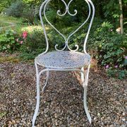 White lacquered wrought iron garden furniture set