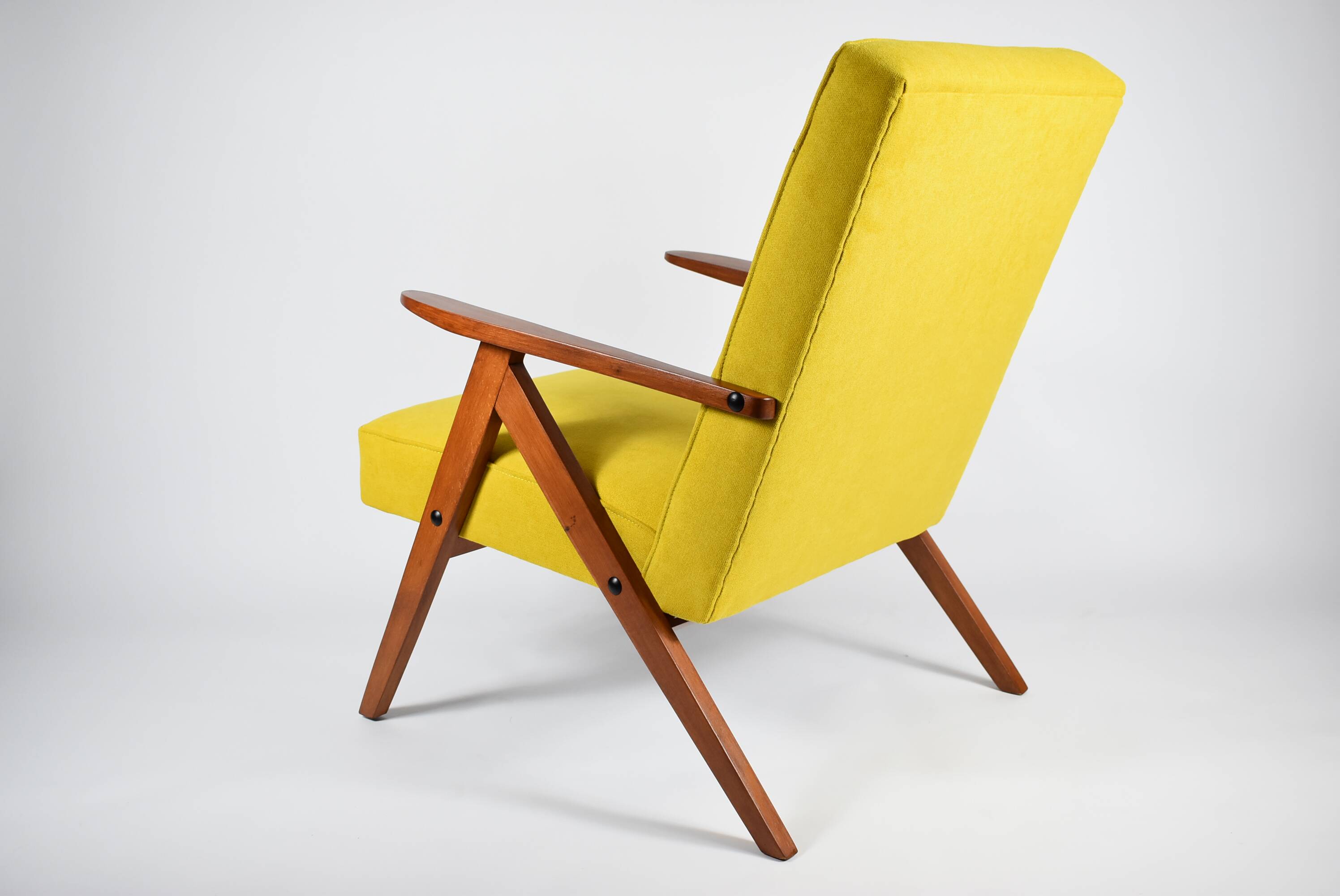 Fauteuil vintage original restauré des années 60, jaune, teck