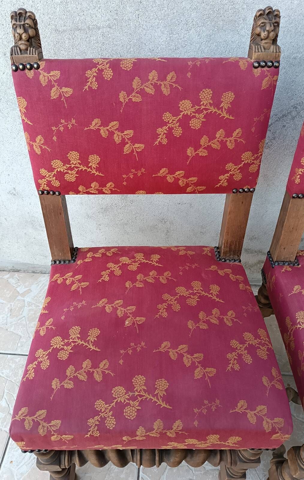 Pair of Louis XIII chairs in walnut, 19th century.