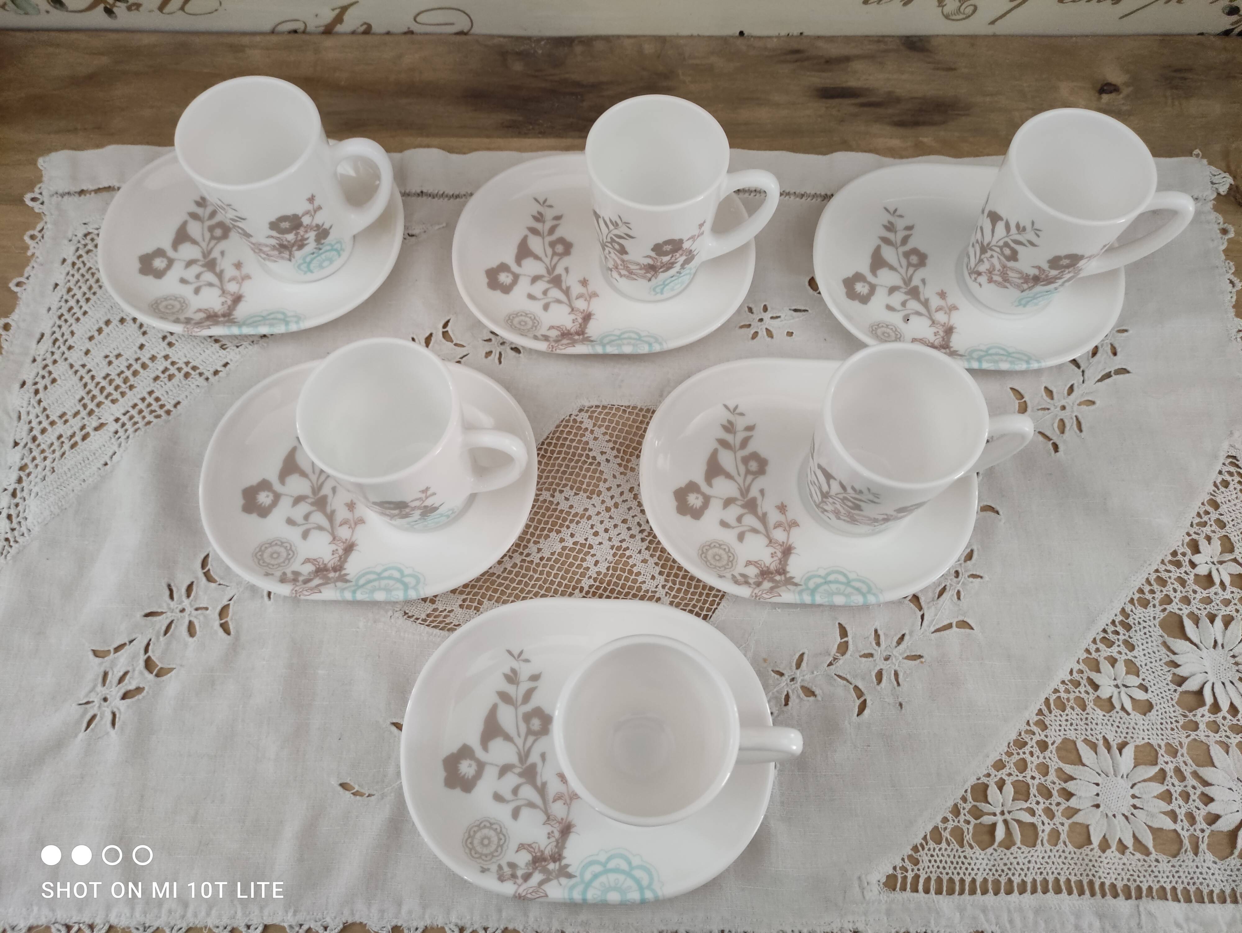 Set of 6 ARC FRANCE espresso coffee cups and undercups with location for sweets