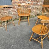 Set of 4 Windsor type chairs designed by Ethan Allen