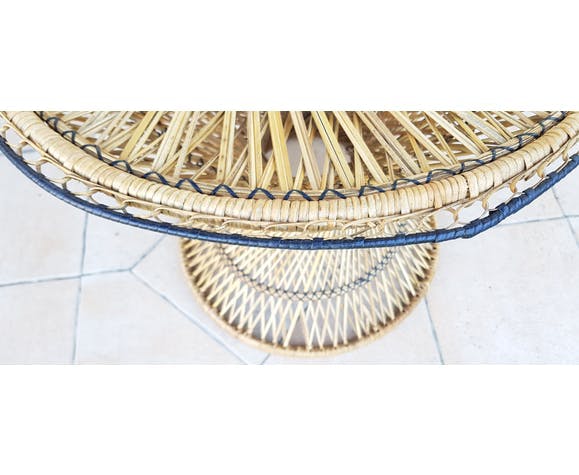 Tamtam table in rattan