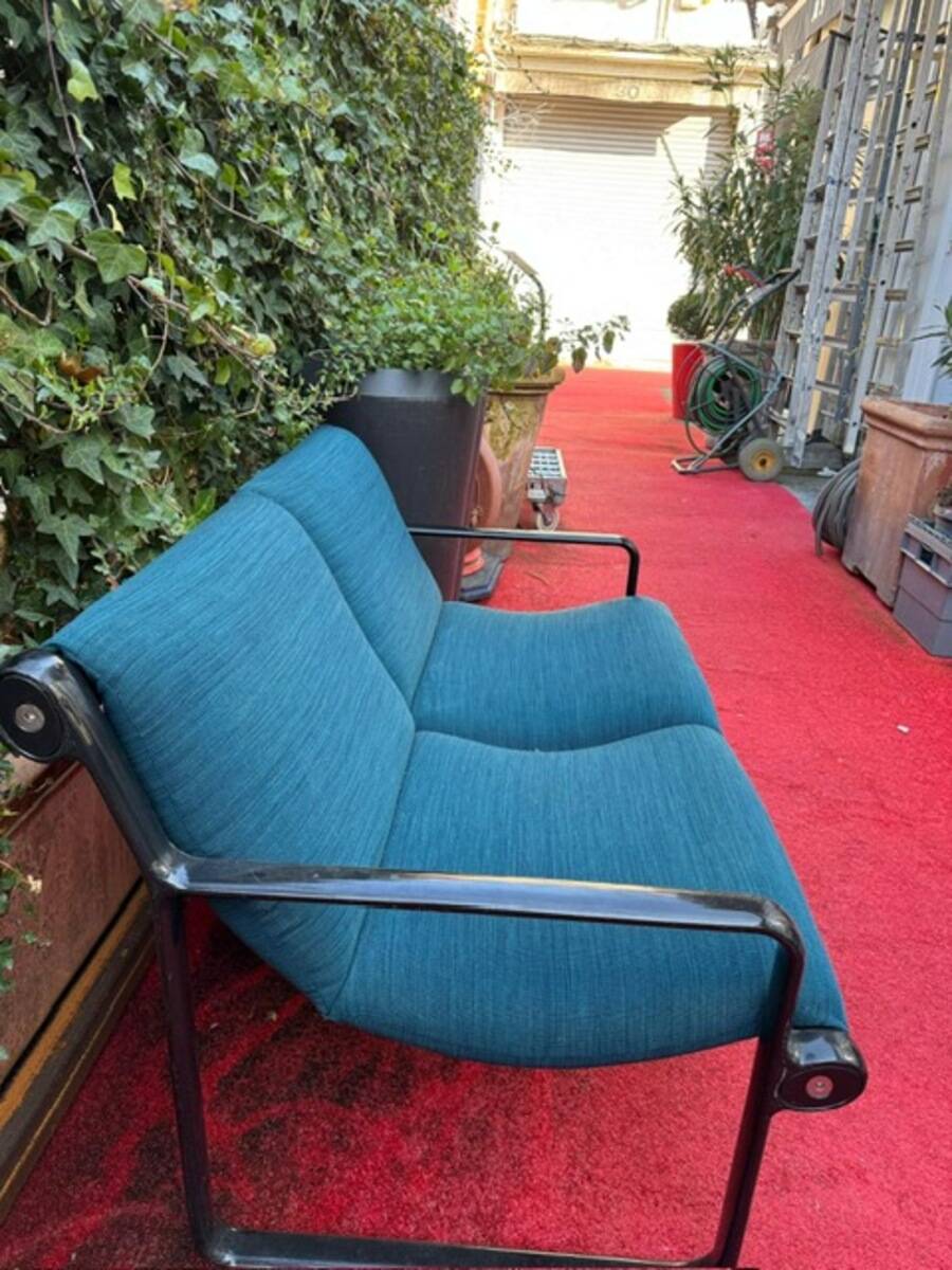 Bruce Hannah & Andrew Morrison: Knoll Sofa