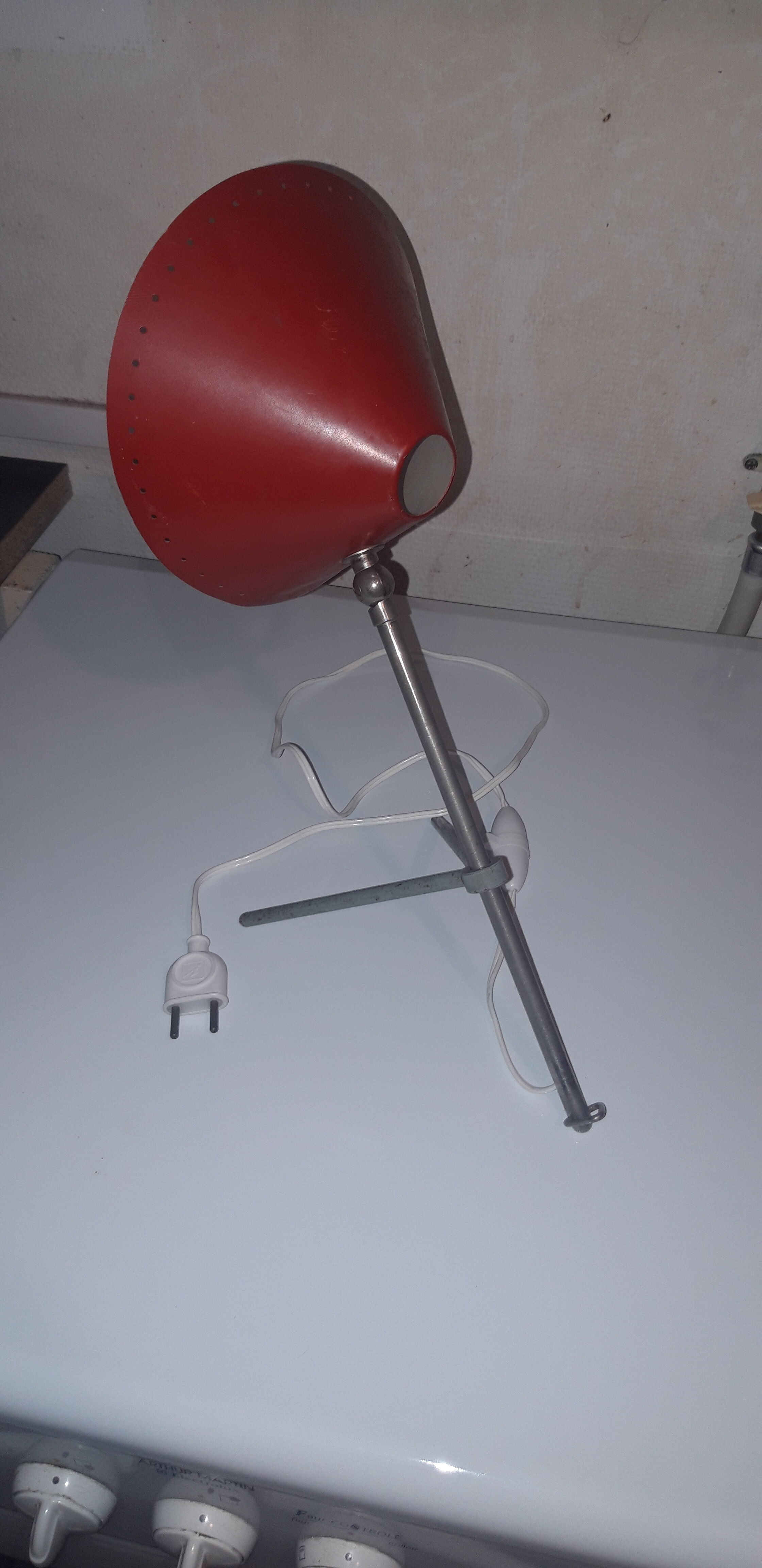 Lampe pinocchio busquet rouge designer hollandais A. Busquet