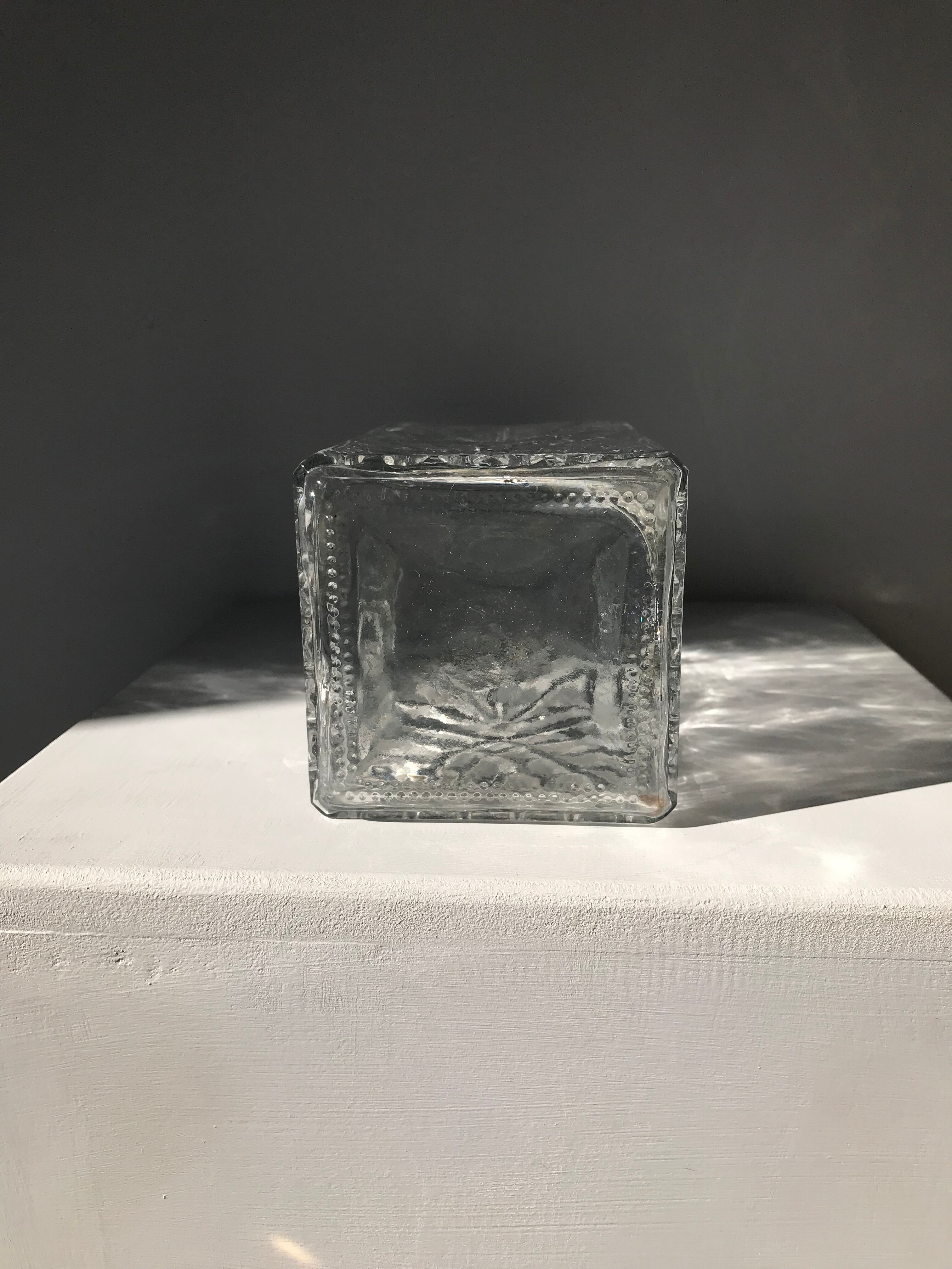 Glass whisky decanter