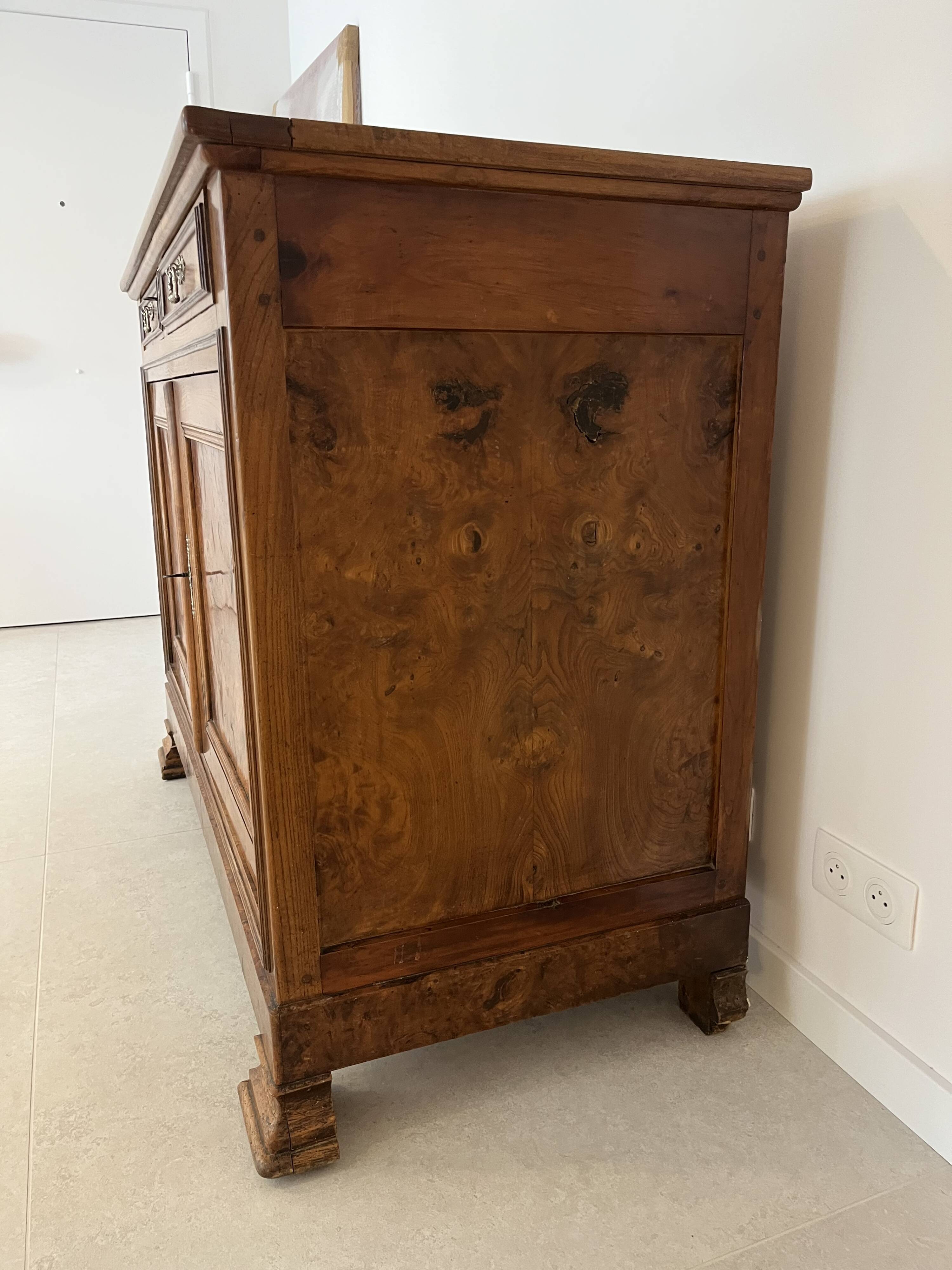 Family buffet in elm wood