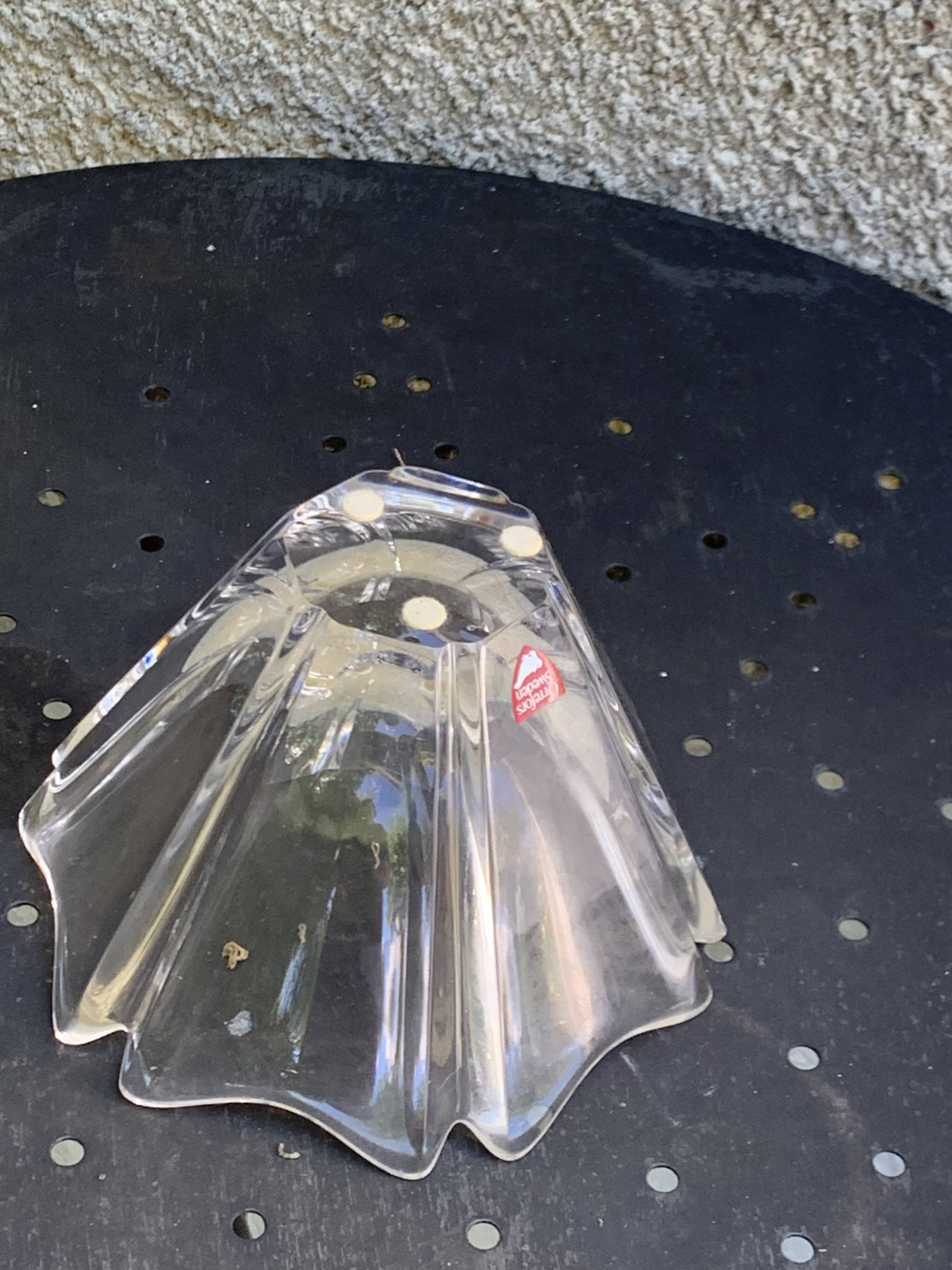 Crystal bowl in the shape of flowers, vintage Orrefors Sweden design