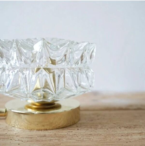 Lampe à poser verre ciselé forme étoile