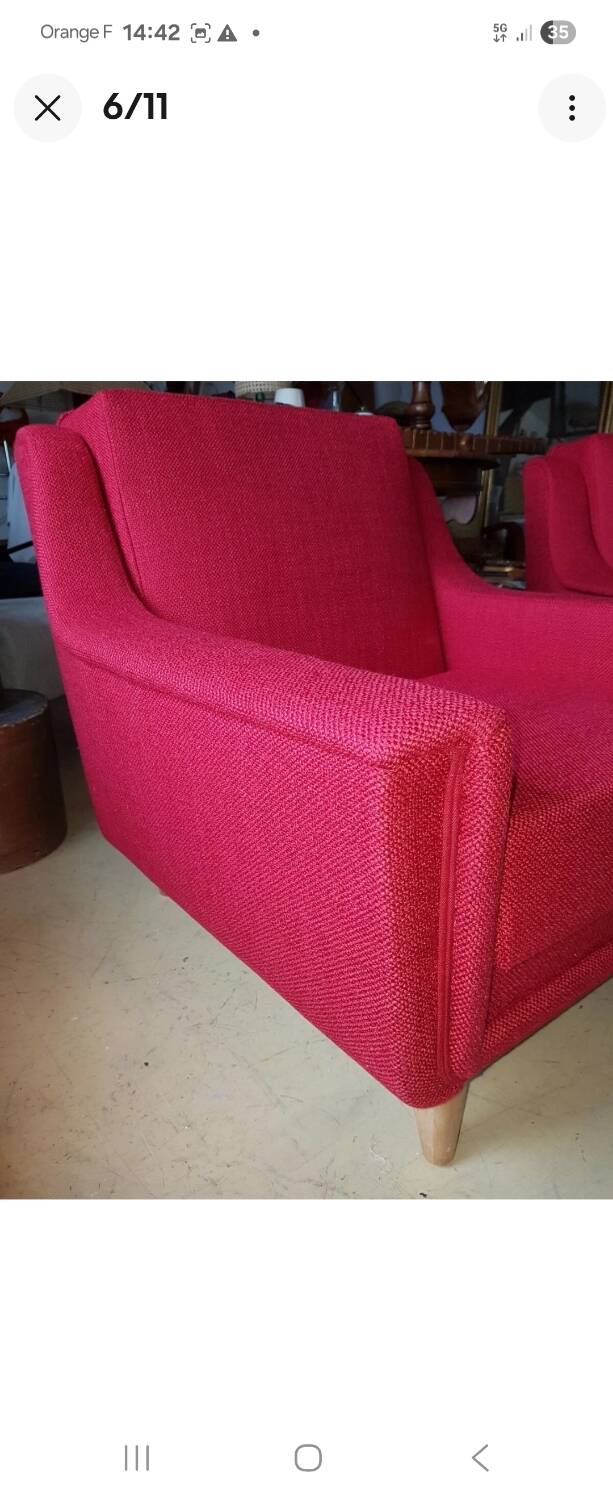 Vintage armchairs refurbished to new by Ramos Zanussi.