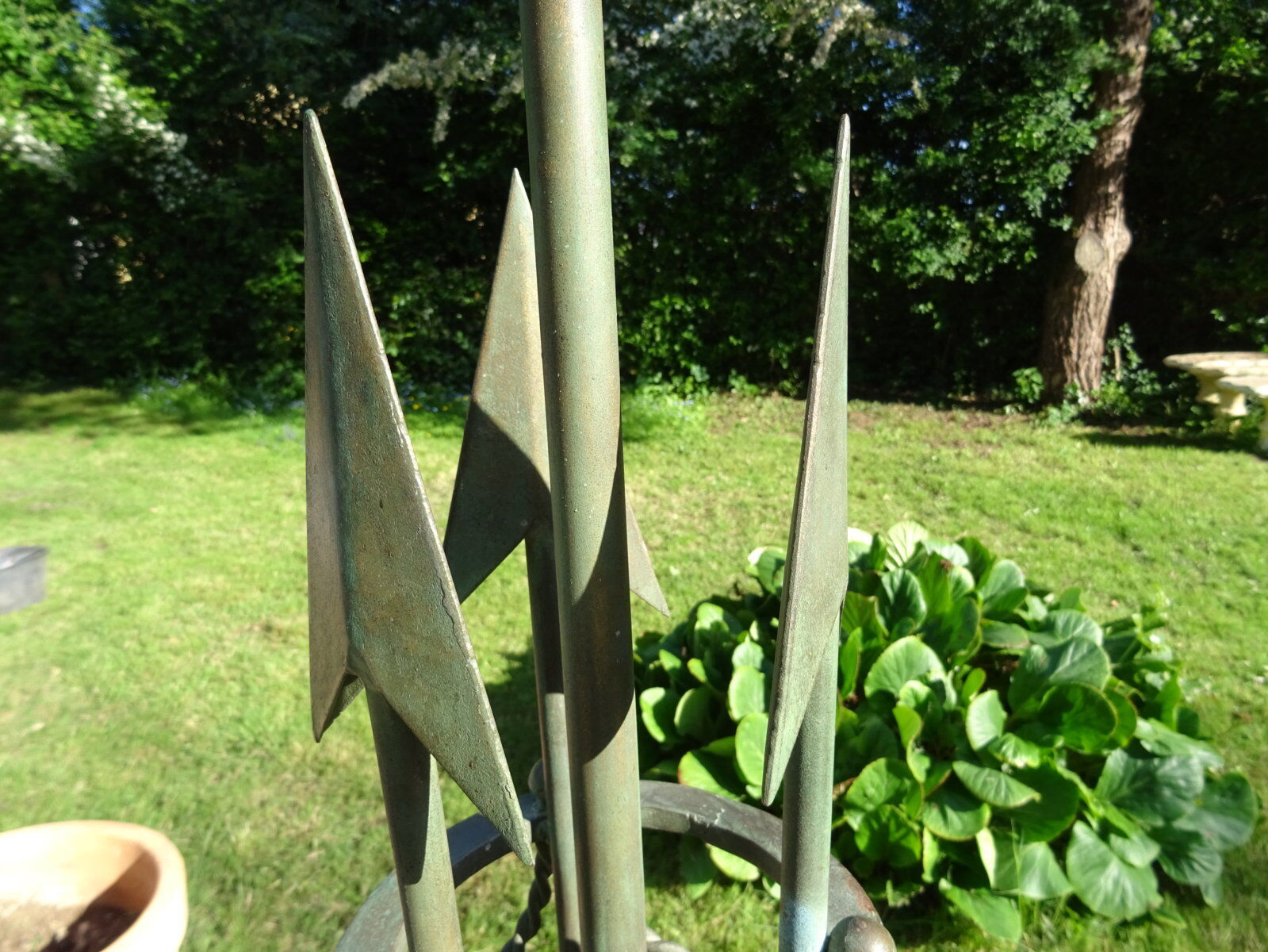 Art deco wrought iron floor lamp with arrows